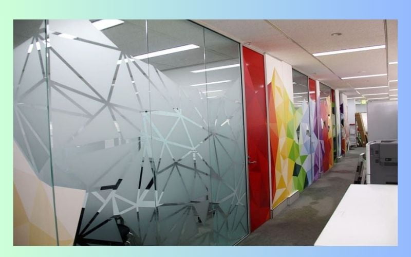 Decal dán kính văn phòng trang trí họa tiết hình học
